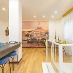 Apartment Spacious 4 Bdr With Parking