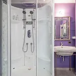 Apartment Spacious 4 Bdr With Parking Rom