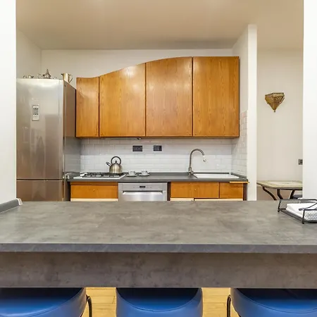 Lejlighed Spacious 4 Bdr With Parking *