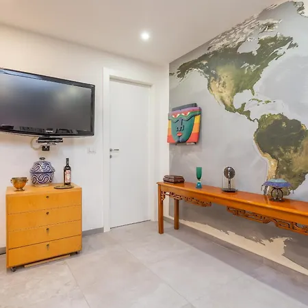 Spacious 4 Bdr With Parking *