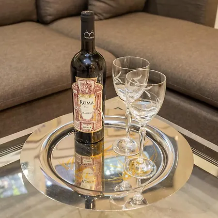 Spacious 4 Bdr With Parking