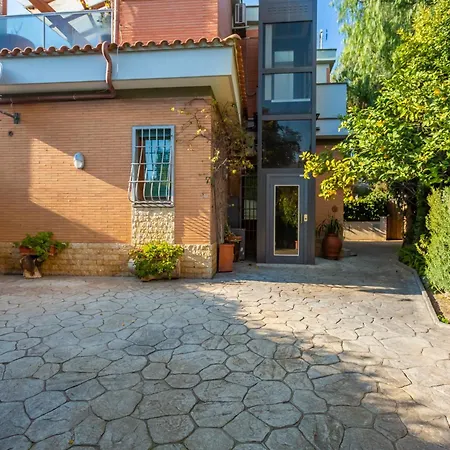 דירה Spacious 4 Bdr With Parking *