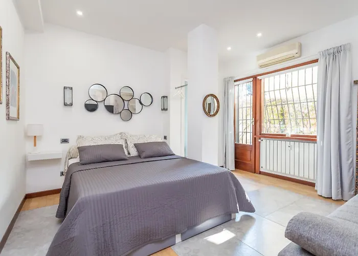 Spacious 4 Bdr With Parking Lejlighed *