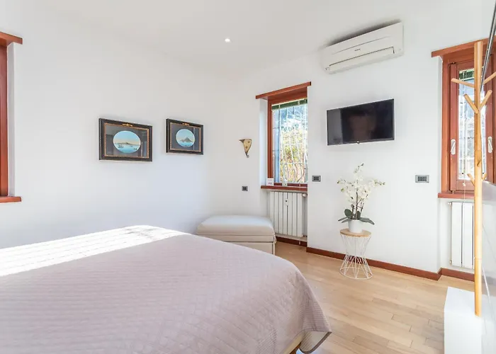 Lejlighed Spacious 4 Bdr With Parking *