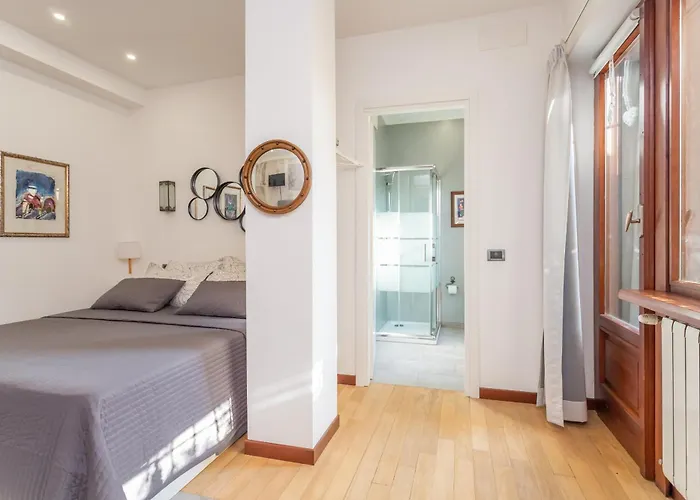 Spacious 4 Bdr With Parking * Rom