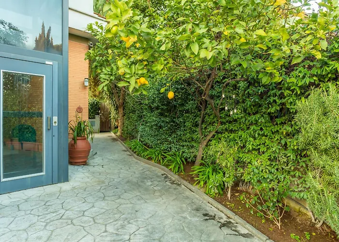 Spacious 4 Bdr With Parking