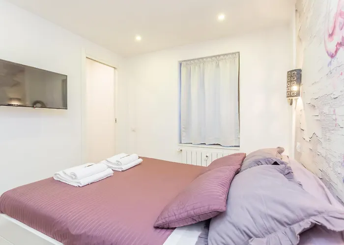 Spacious 4 Bdr With Parking Lejlighed