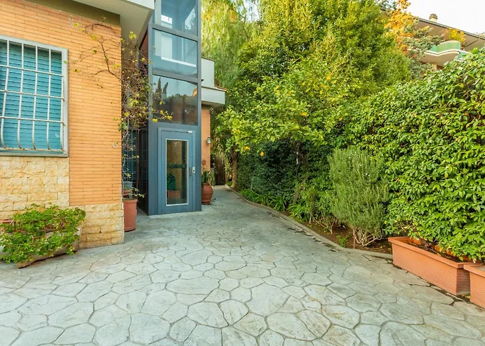 Lejlighed Spacious 4 Bdr With Parking *