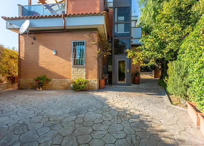 Lejlighed Spacious 4 Bdr With Parking *