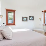 Spacious 4 Bdr With Parking Apartment