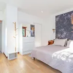 Apartment Spacious 4 Bdr With Parking *