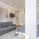 Spacious 4 Bdr With Parking Apartment