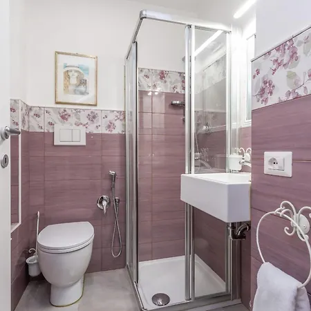 Spacious 4 Bdr With Parking Apartment Rome