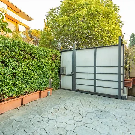 Spacious 4 Bdr With Parking *