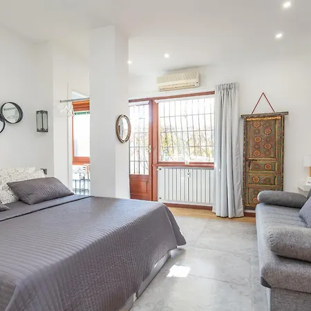 Spacious 4 Bdr With Parking * Rome